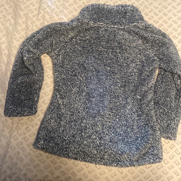 ❤️3/$30❤️Oneill Blue/White Fuzzy Sweater Size Small - Picture 6 of 6